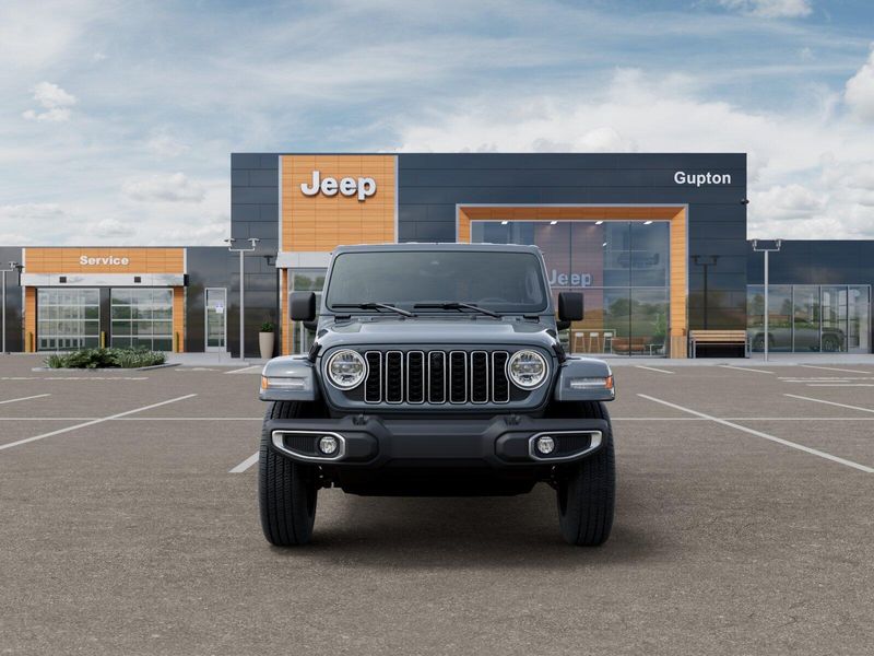 New 2026 Jeep Wrangler 4-door SaharaImage 32