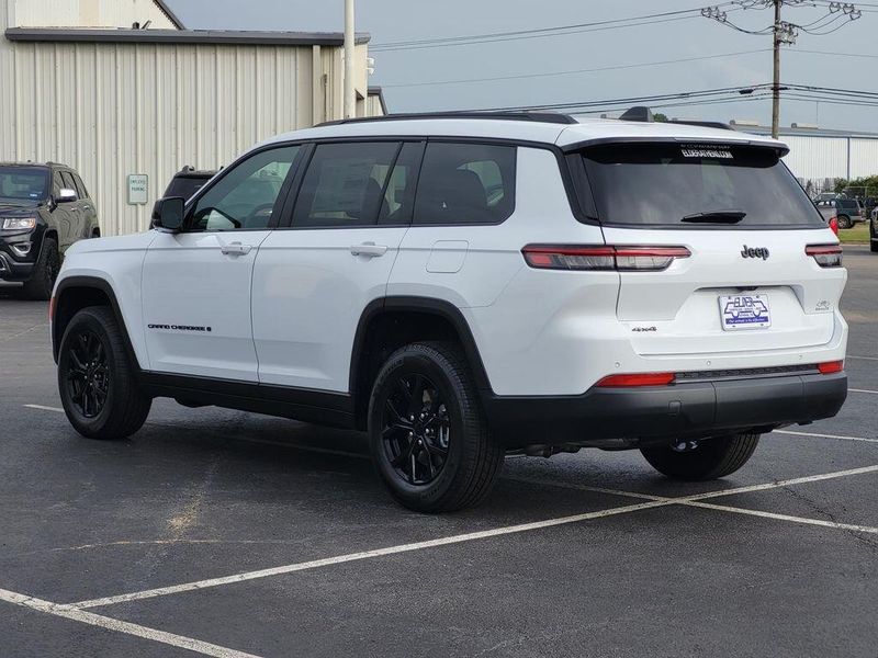 2025 Jeep Grand Cherokee L Altitude X 4x4Image 4