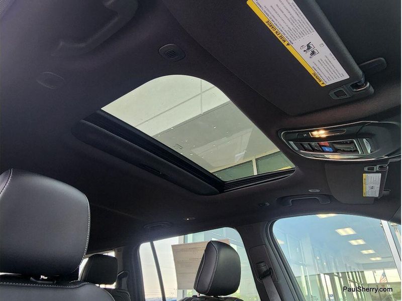 New 2026 Jeep Grand Cherokee L Laredo Altitude 4x4
