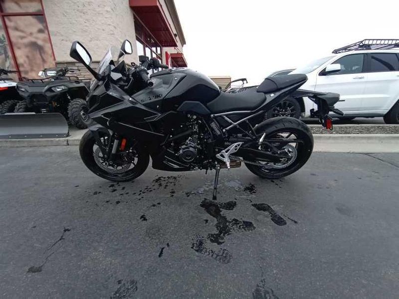 2025 Suzuki GSXS 8R 