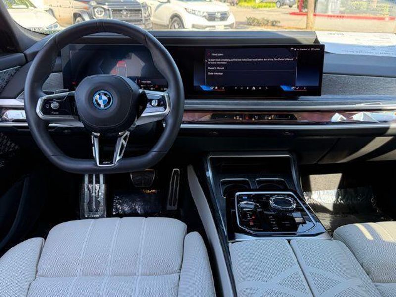 Used 2023 BMW i7 xDrive60Image 28