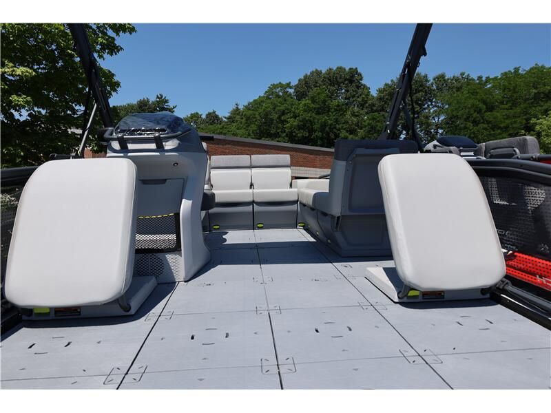 New 2024 SEADOO PB SWT 19 170 CAT RD Image 6