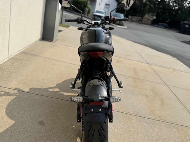 2025 Triumph TRIDENT 660Image 5