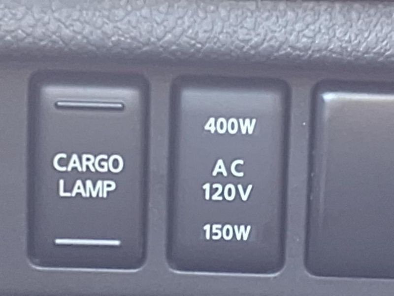 2021 Nissan Titan SVImage 25