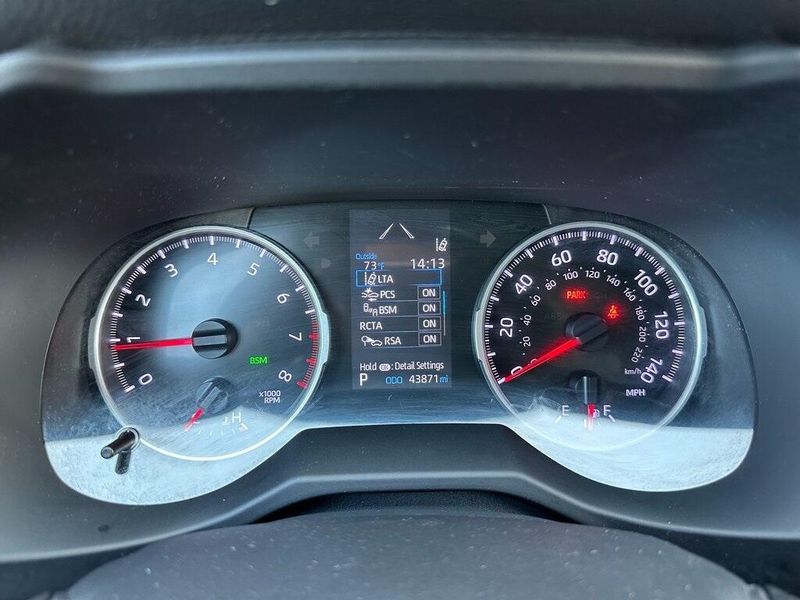 2021 Toyota RAV4 LEImage 28