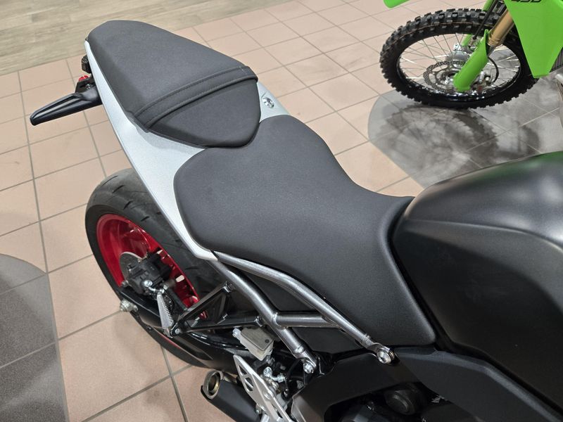 2024 Suzuki GSXS 8R Image 16