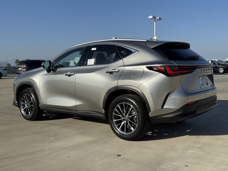 New 2026 Lexus NX 450h+ PremiumImage 7