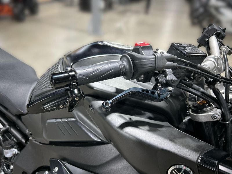 2019 Yamaha MT-10 Image 11