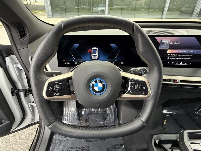 2025 BMW iX xDrive50Image 24