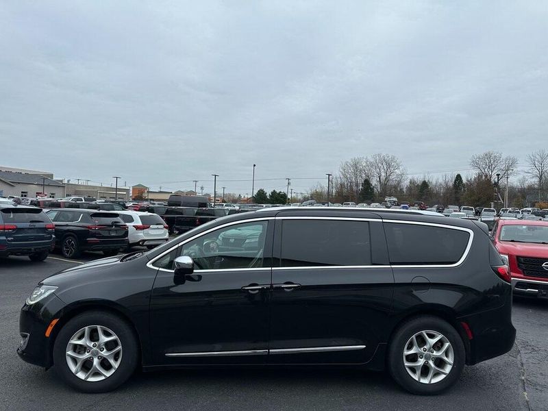 2020 Chrysler Pacifica LimitedImage 10