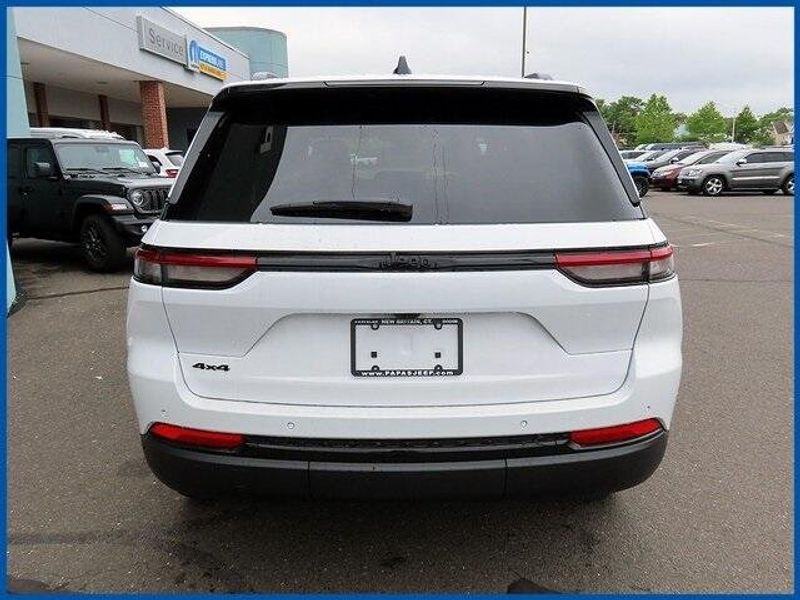 New 2025 Jeep Grand Cherokee Image 6