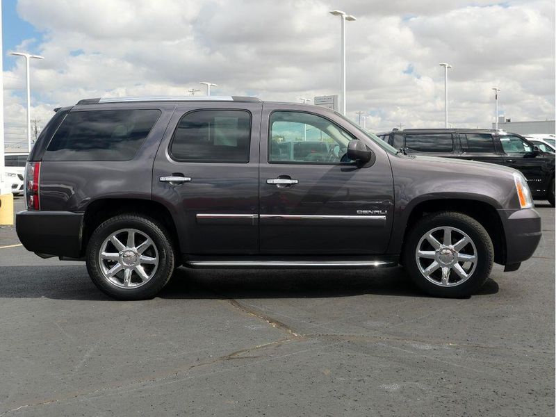 2010 GMC Yukon DenaliImage 12