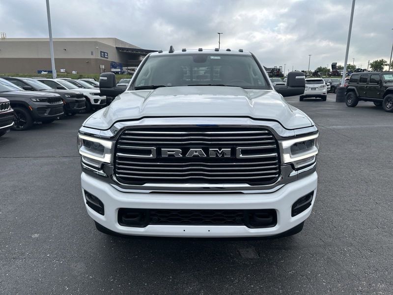 2024 RAM 3500 Laramie Crew Cab Chassis 4x4 60