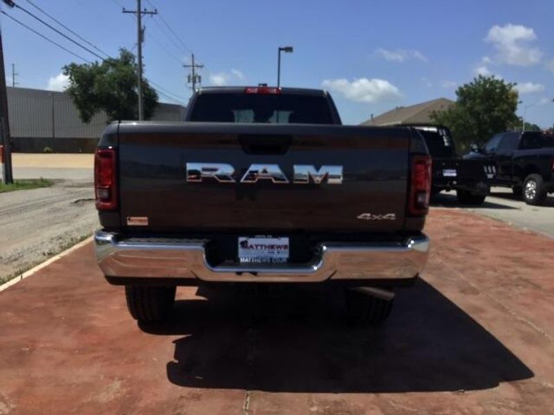 2025 RAM 2500 Tradesman Crew Cab 4x4 8
