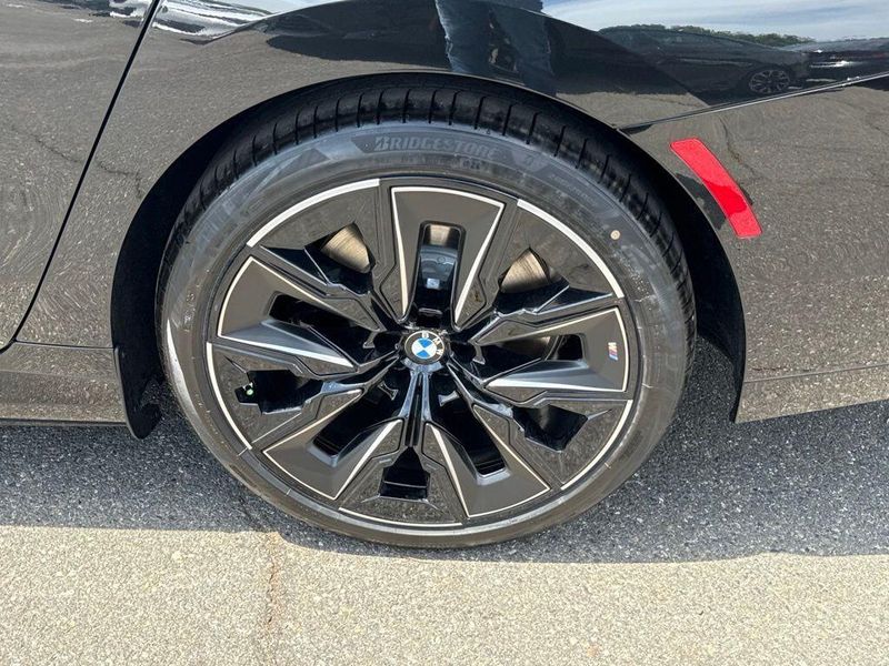 New 2026 BMW 7 Series 750e xDriveImage 14