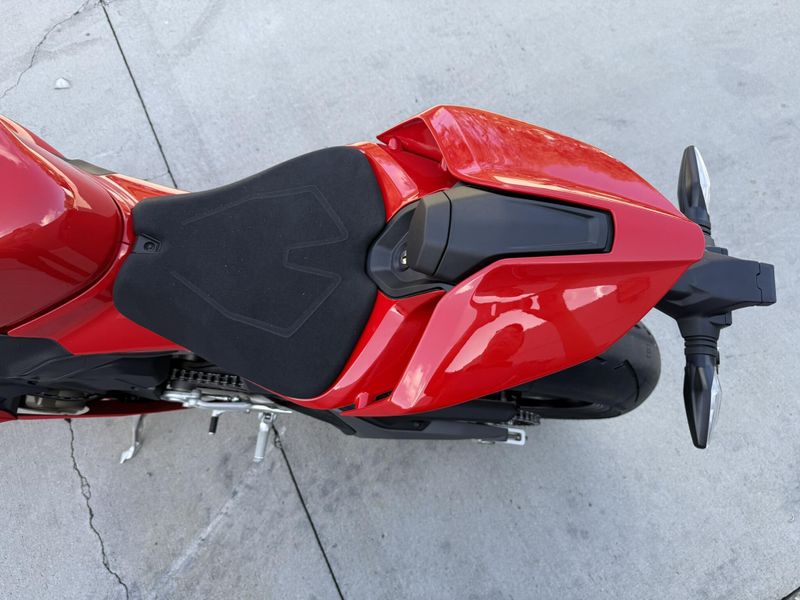 New 2025 Ducati PANIGALE V4 Image 14