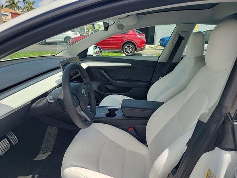 2022 Tesla Model 3 Performance photo 16