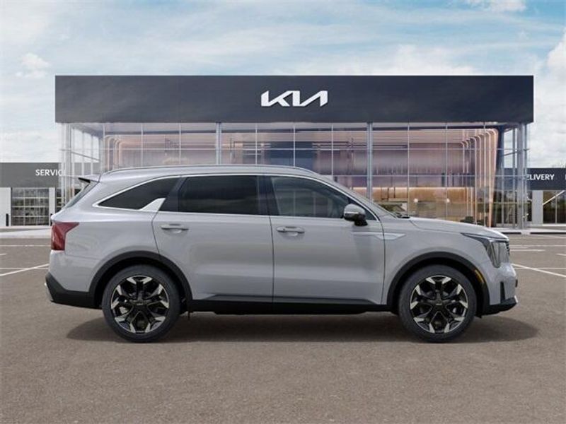 2025 Kia Sorento X-Line EXImage 7