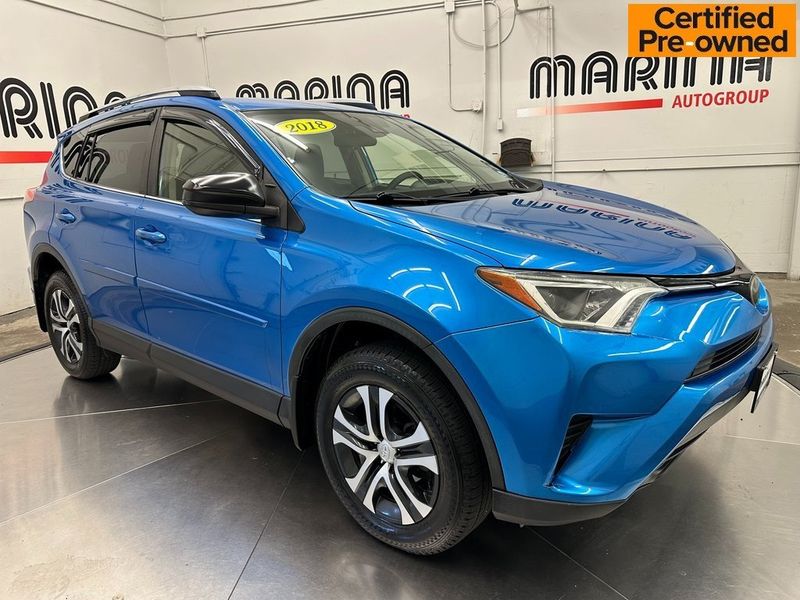 2018 Toyota RAV4 LEImage 1