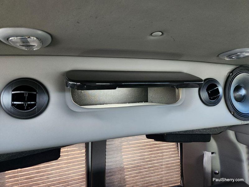 2022 GMC Savana Image 57