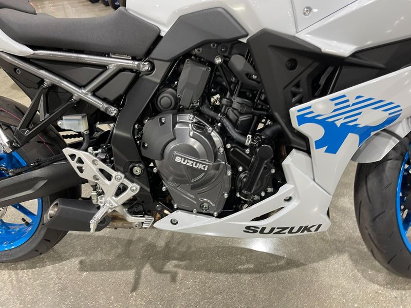 New 2026 Suzuki GSX-8R Image 18