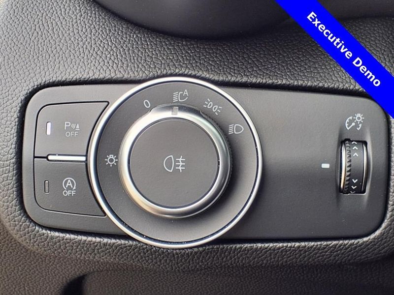 New 2025 Alfa Romeo Giulia IntensaImage 24