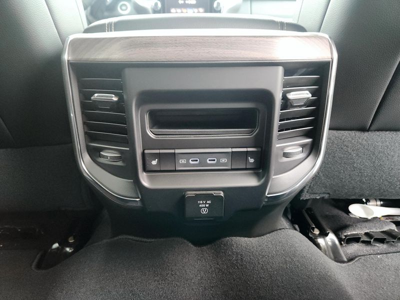 New 2027 RAM 2500 Laramie Crew Cab 4x4 6'4' Box