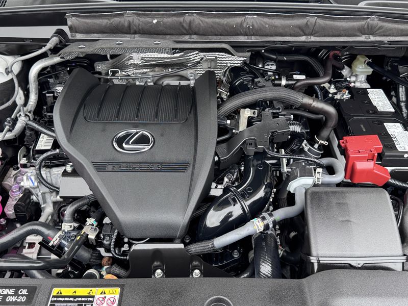 2023 Lexus RX 350Image 32
