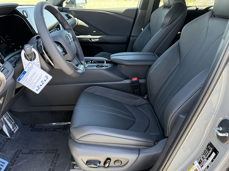 New 2026 Lexus TX 500h F SPORT Performance LuxuryImage 18