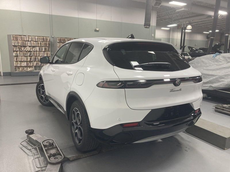 New 2024 Alfa Romeo Tonale Ti EawdImage 9