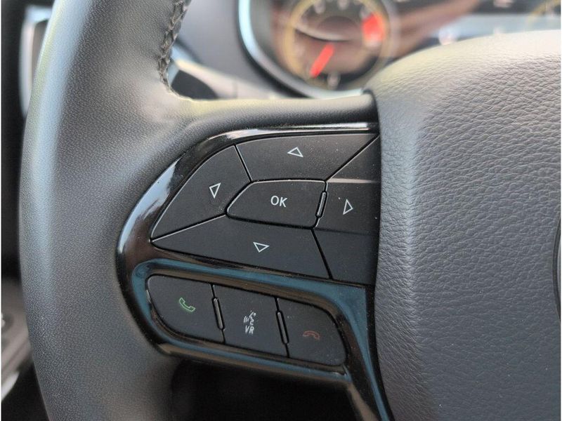2023 Jeep Cherokee Altitude LuxImage 23