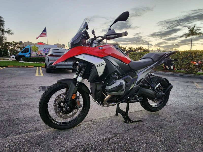 2026 BMW R 1300 GSImage 4