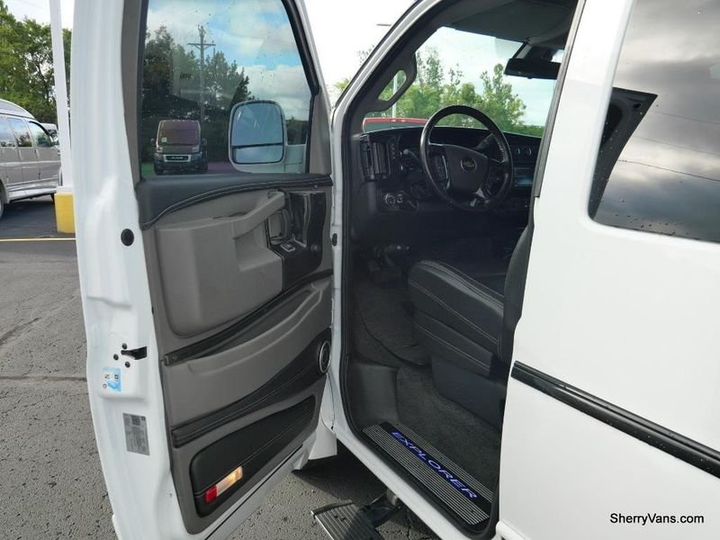 2020 Chevrolet Express Cargo Image 19