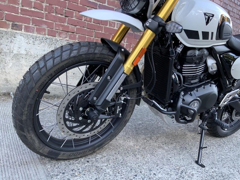 2026 Triumph SCRAMBLER 400 XC