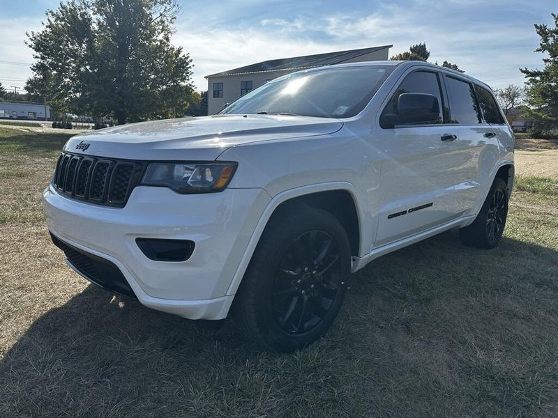 2018 Jeep Grand Cherokee Altitude photo 7