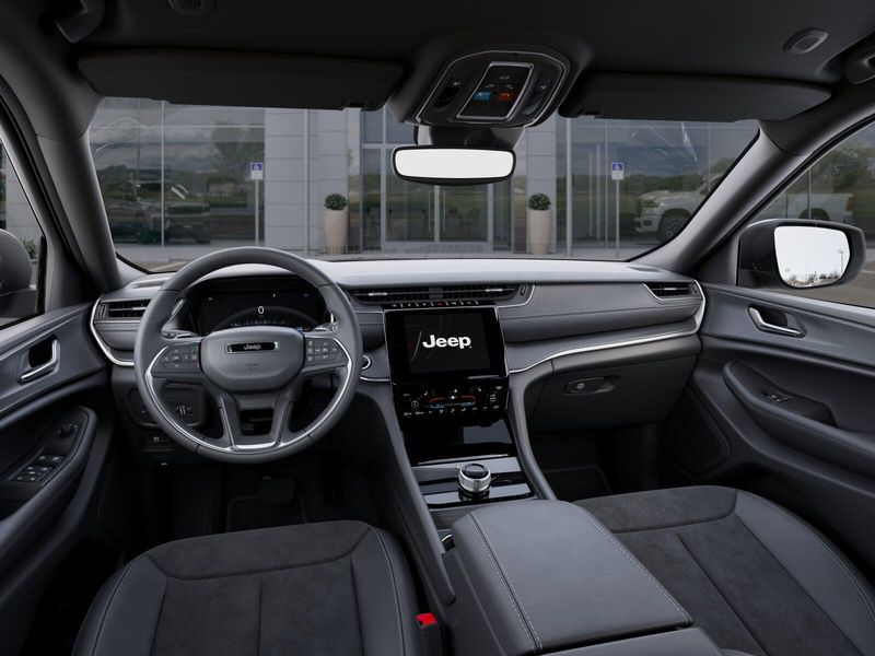 New 2025 Jeep Grand Cherokee L Altitude 4x4Image 43