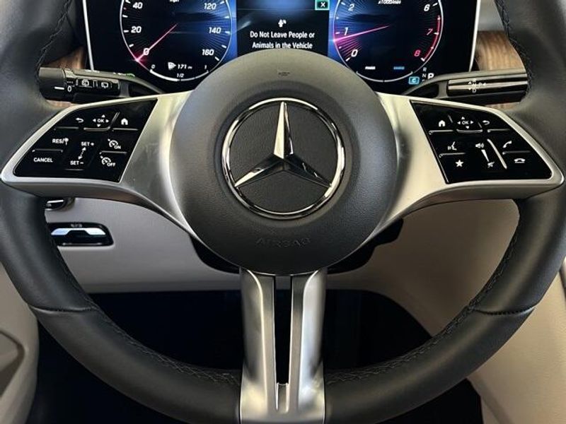 2024 Mercedes-Benz GLC 300Image 18