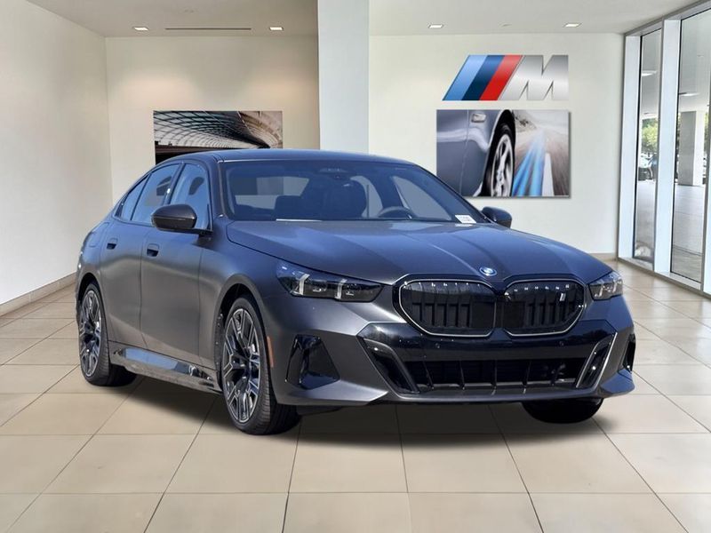 2025 BMW i5 xDrive40Image 2