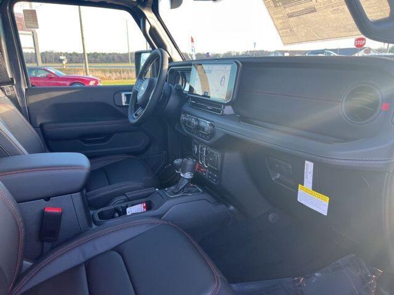 2025 Jeep Wrangler 4-door Rubicon