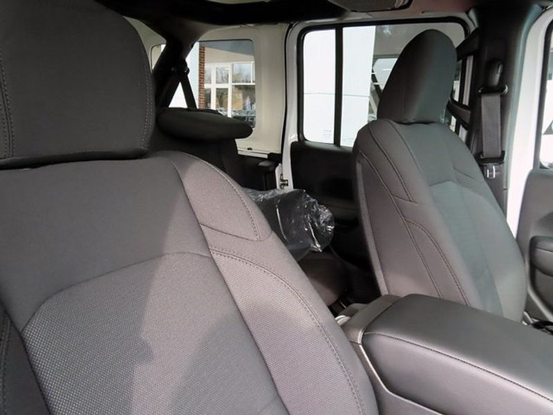 2023 Jeep Wrangler SportImage 9