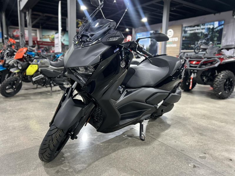 2025 Yamaha Xmax Image 16