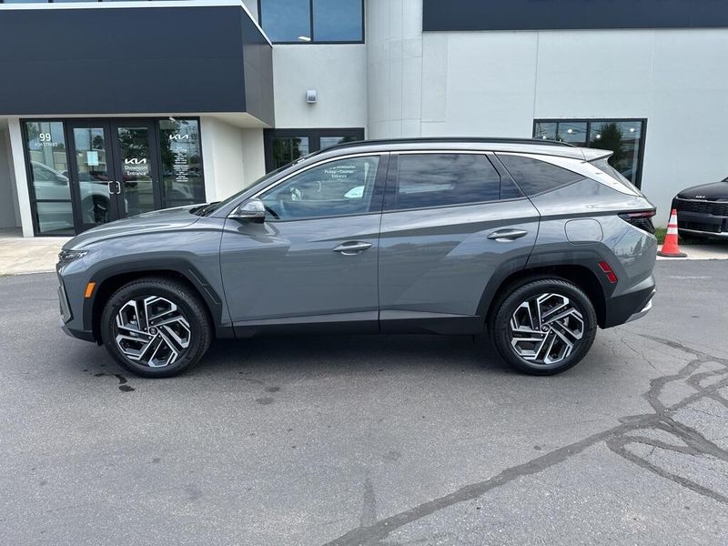 Used 2025 Hyundai Tucson LimitedImage 8