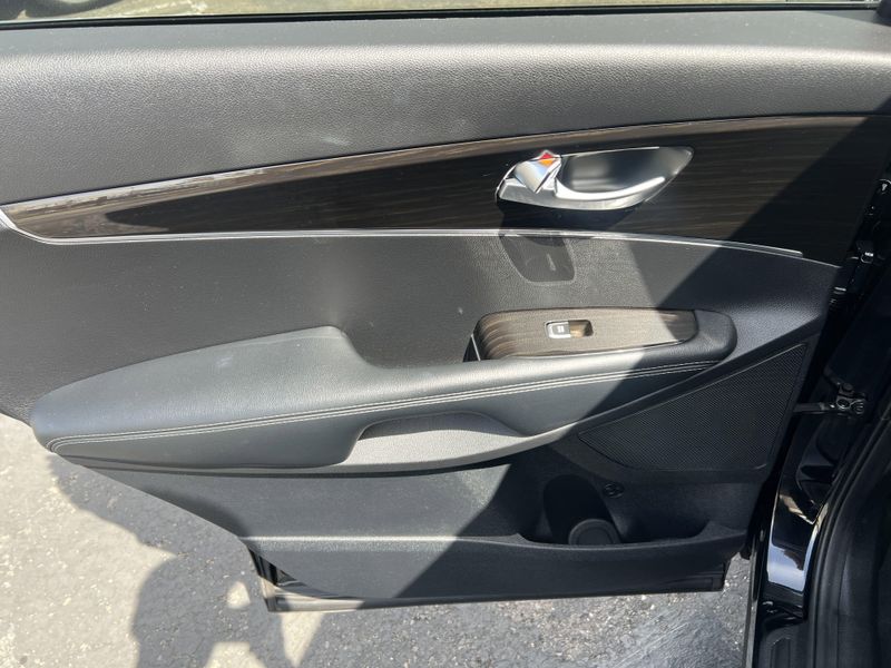 2019 Kia Sorento LXImage 16