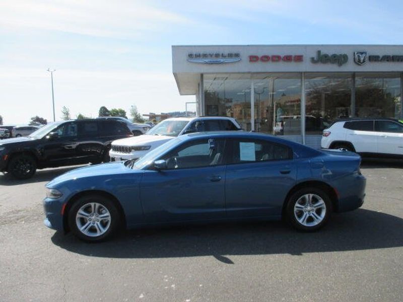 Used 2022 Dodge Charger SXTImage 11