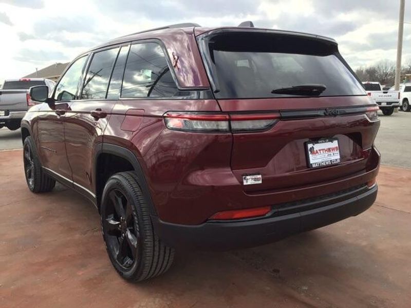 2025 Jeep Grand Cherokee Altitude X 4x4Image 3