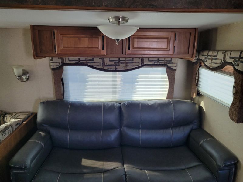 Used 2012 OUTDOORS RV TIMBER RIDGE 280RKS Image 14