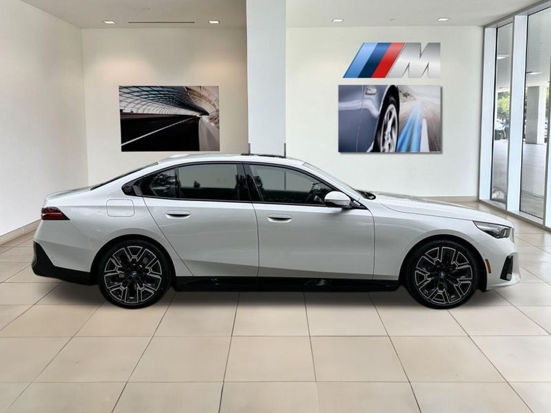 2025 BMW i5 eDrive40Image 5