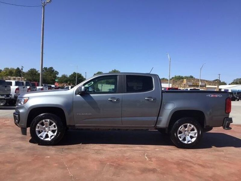 2022 Chevrolet Colorado LTImage 2