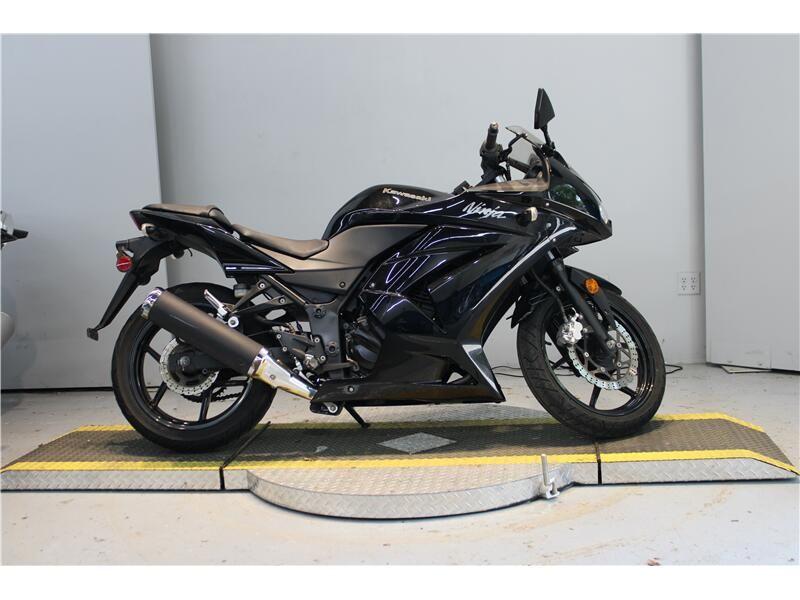 Used 2011 Kawasaki NINJA 250 Image 1