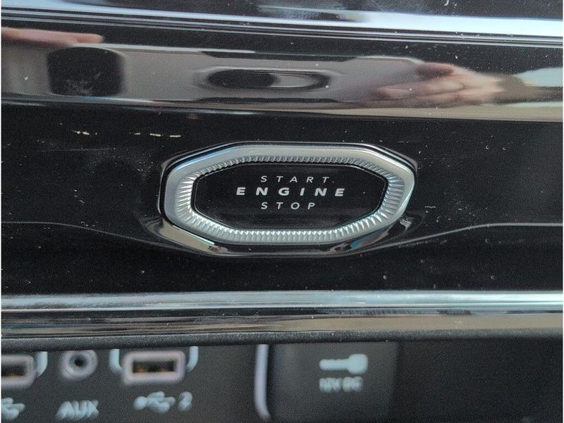New 2026 Jeep Grand Cherokee L Limited 4x4Image 18